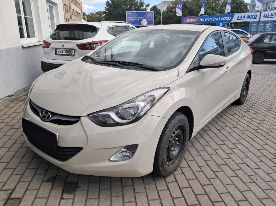 Hyundai Elantra - 2012