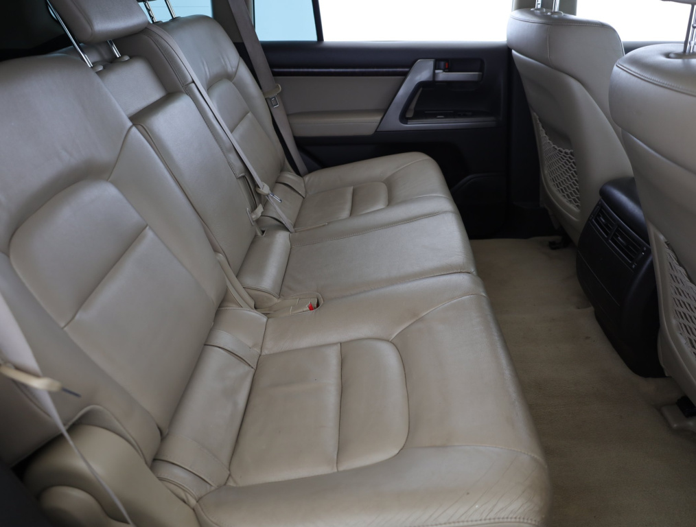 Toyota Land Cruiser V8