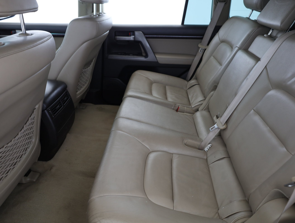 Toyota Land Cruiser V8