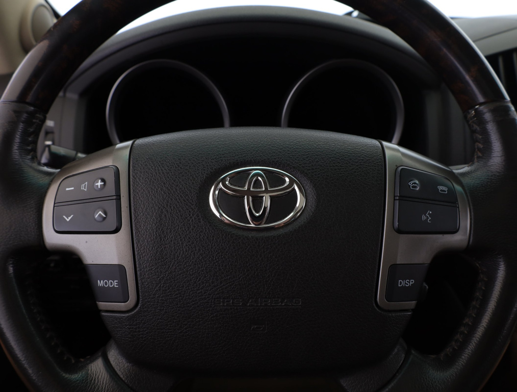 Toyota Land Cruiser V8
