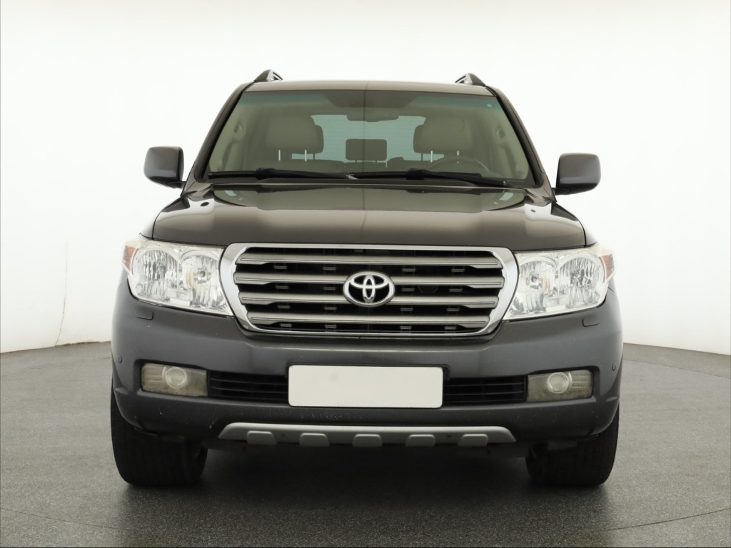 Toyota Land Cruiser V8