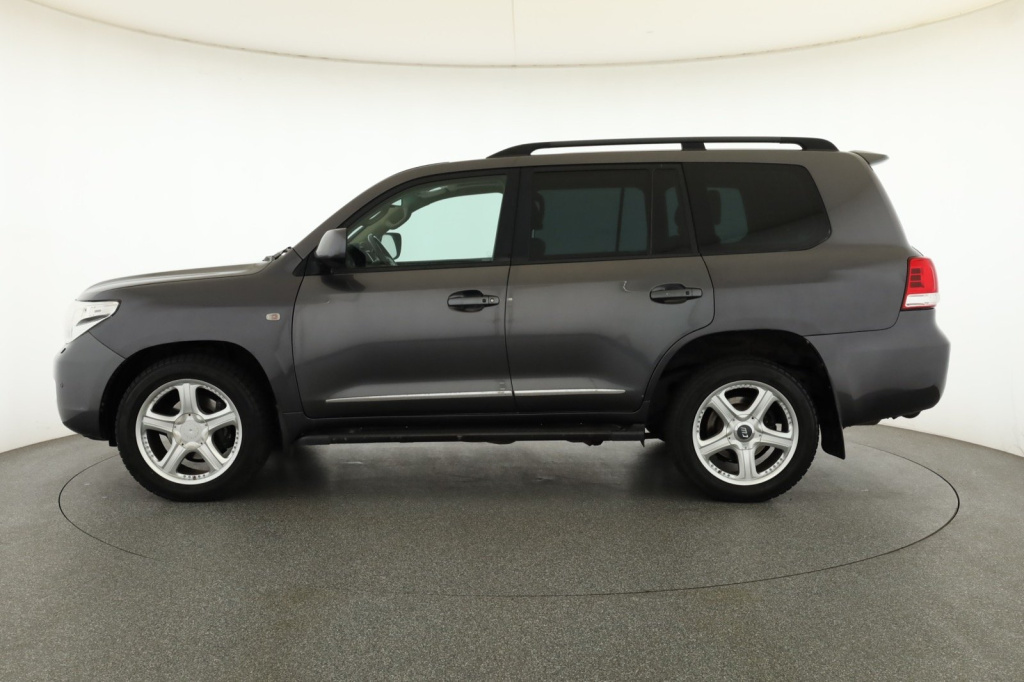 Toyota Land Cruiser V8