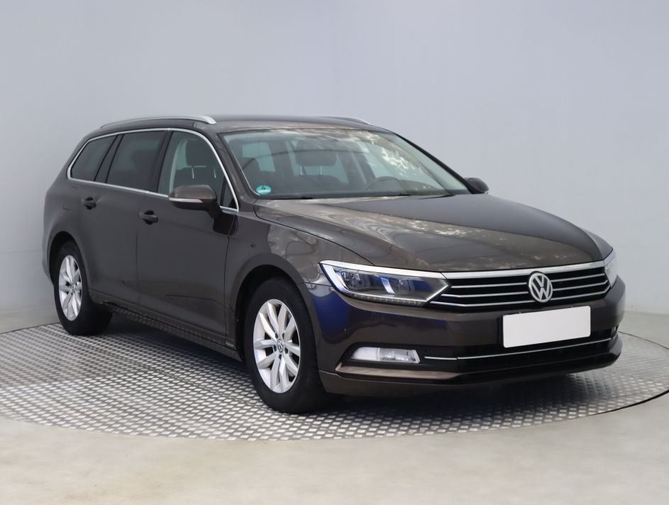 Volkswagen Passat - 2015