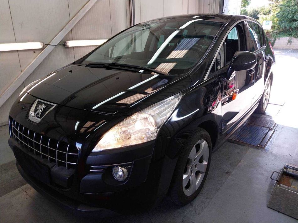 Peugeot 3008 - 2012