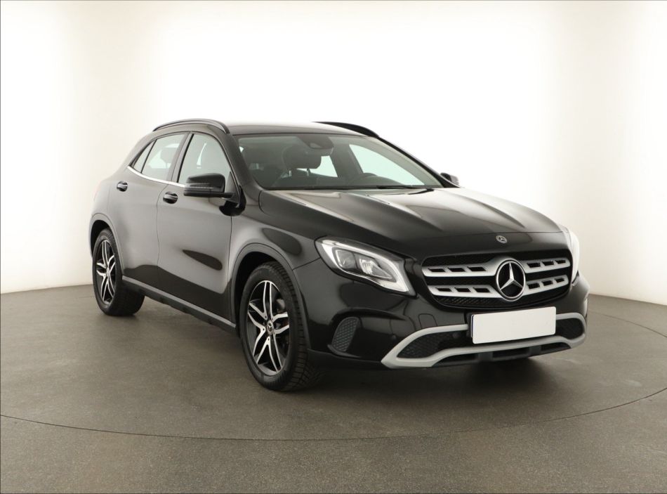 Mercedes-Benz GLA - 2017