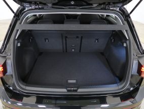 Volkswagen Golf - 2024