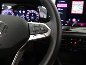 Volkswagen Golf - 2024