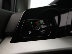 Volkswagen Golf - 2024