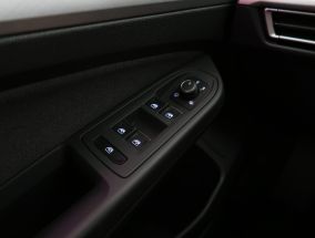 Volkswagen Golf - 2024