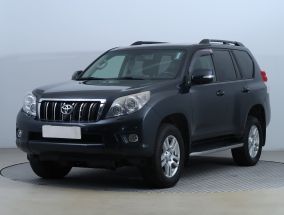 Toyota Land Cruiser - 2013