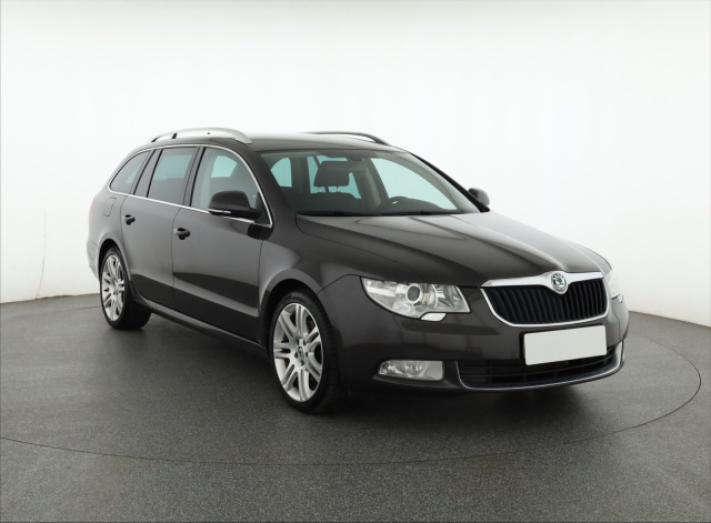 Skoda Superb 2011