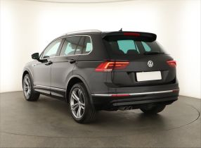 Volkswagen Tiguan - 2016
