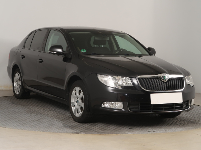 Škoda Superb 2012