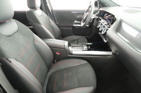 Mercedes-Benz GLA - 2024