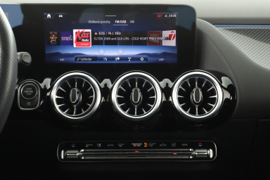 Mercedes-Benz GLA - 2024