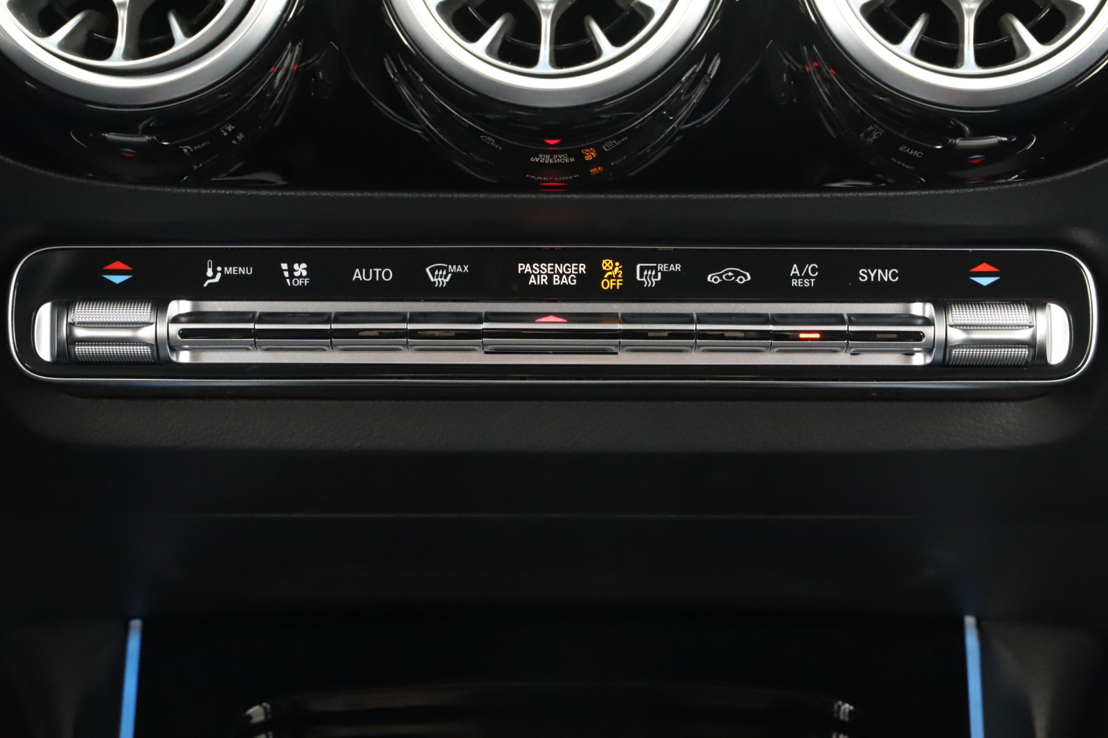 Mercedes-Benz GLA - 2024