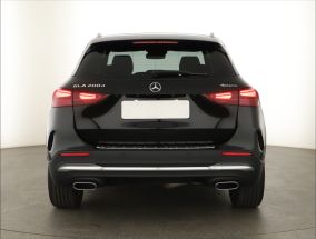 Mercedes-Benz GLA - 2024