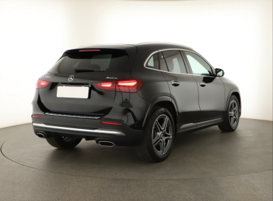 Mercedes-Benz GLA - 2024