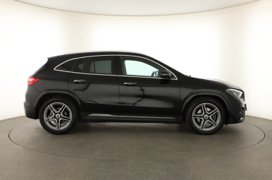 Mercedes-Benz GLA - 2024