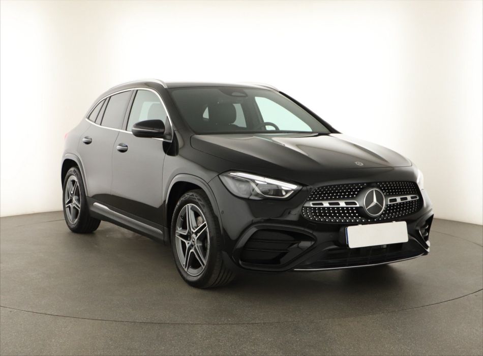 Mercedes-Benz GLA - 2024