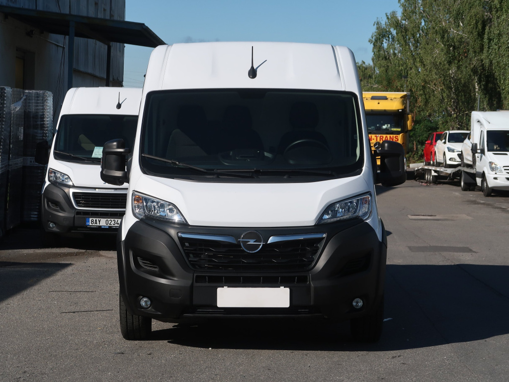 Opel Movano