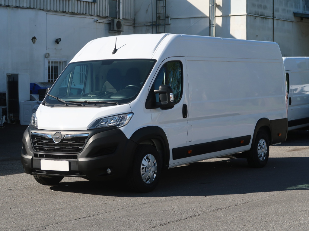 Opel Movano