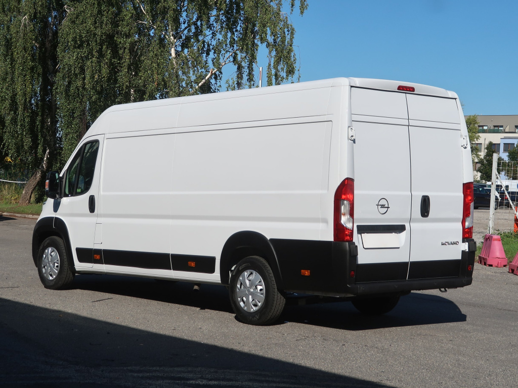Opel Movano