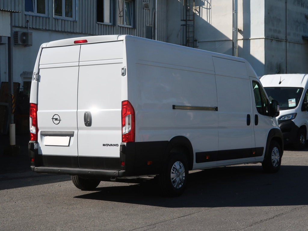 Opel Movano