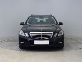 Mercedes-Benz E - 2010