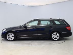 Mercedes-Benz E - 2010