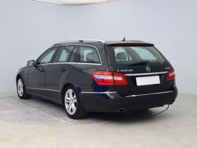Mercedes-Benz E - 2010