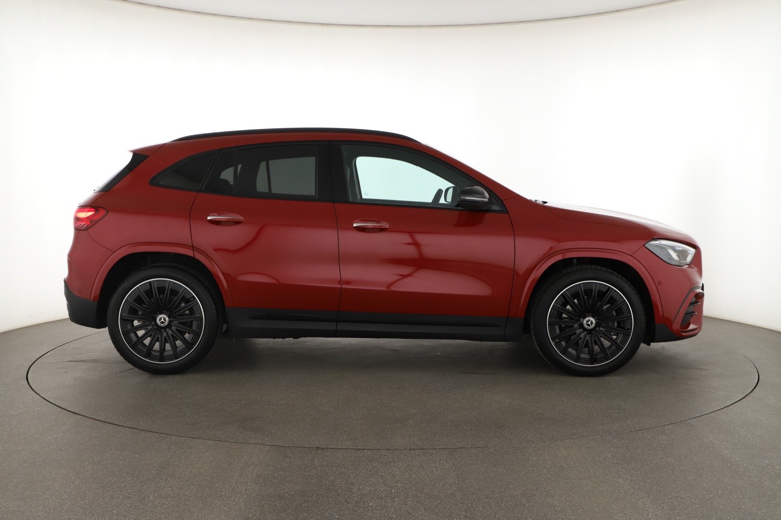 Mercedes-Benz GLA - 2025