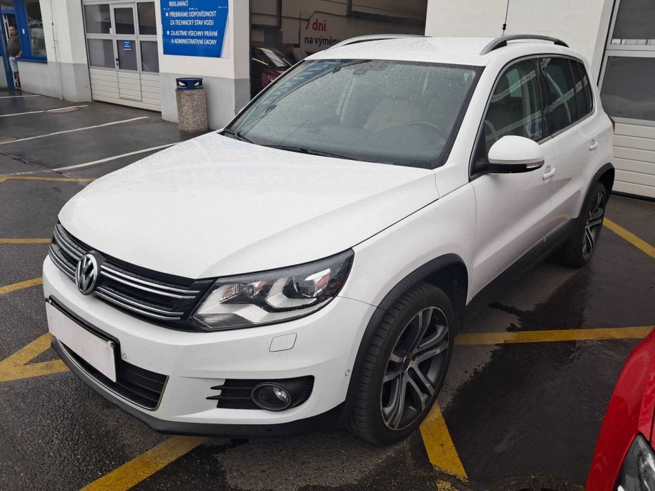 Volkswagen Tiguan - 2016