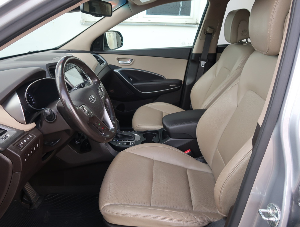 Hyundai Grand Santa Fe