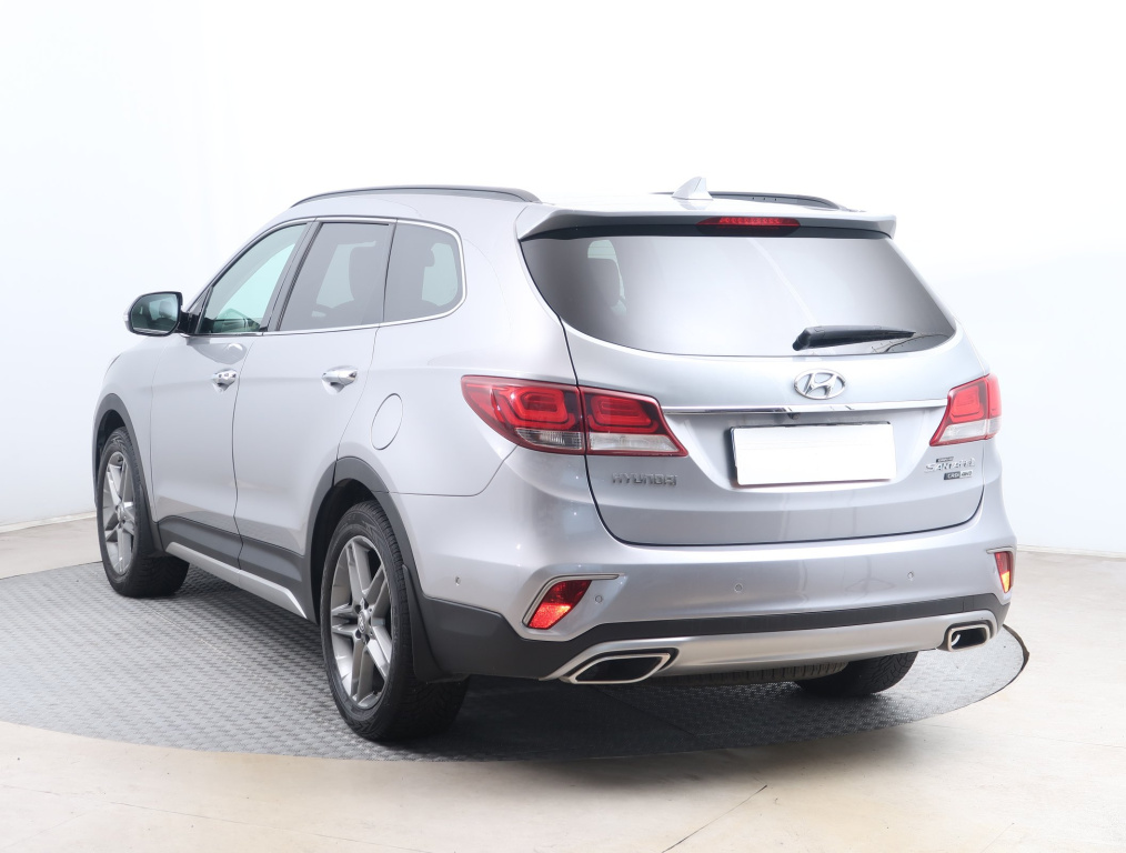 Hyundai Grand Santa Fe