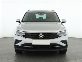 Volkswagen Tiguan - 2021