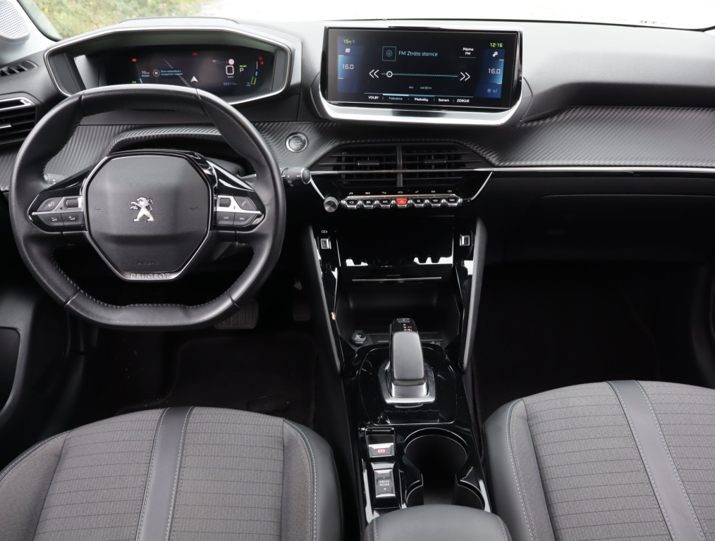 Peugeot e-208