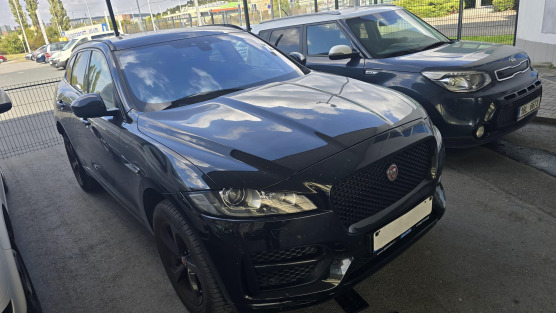 Jaguar F-Pace