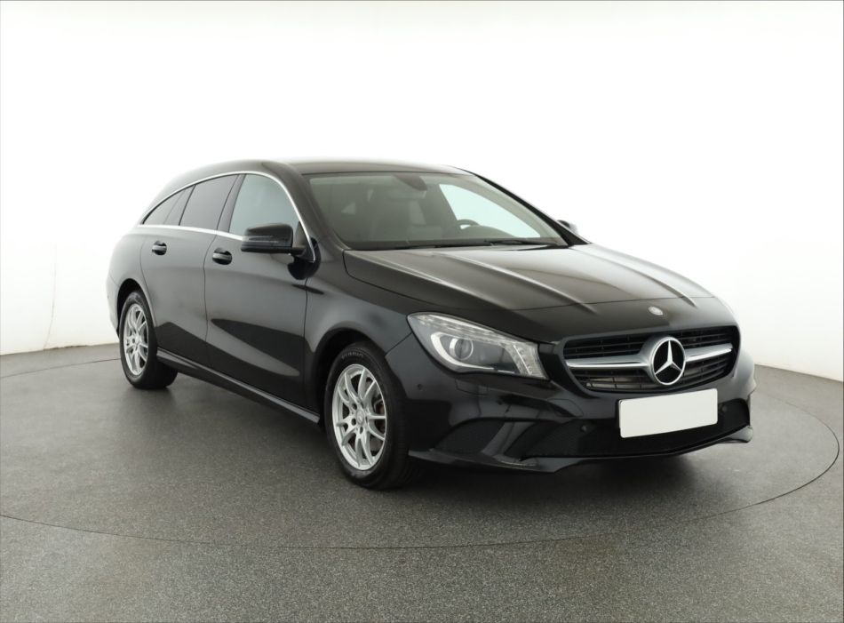 Mercedes-Benz CLA - 2015