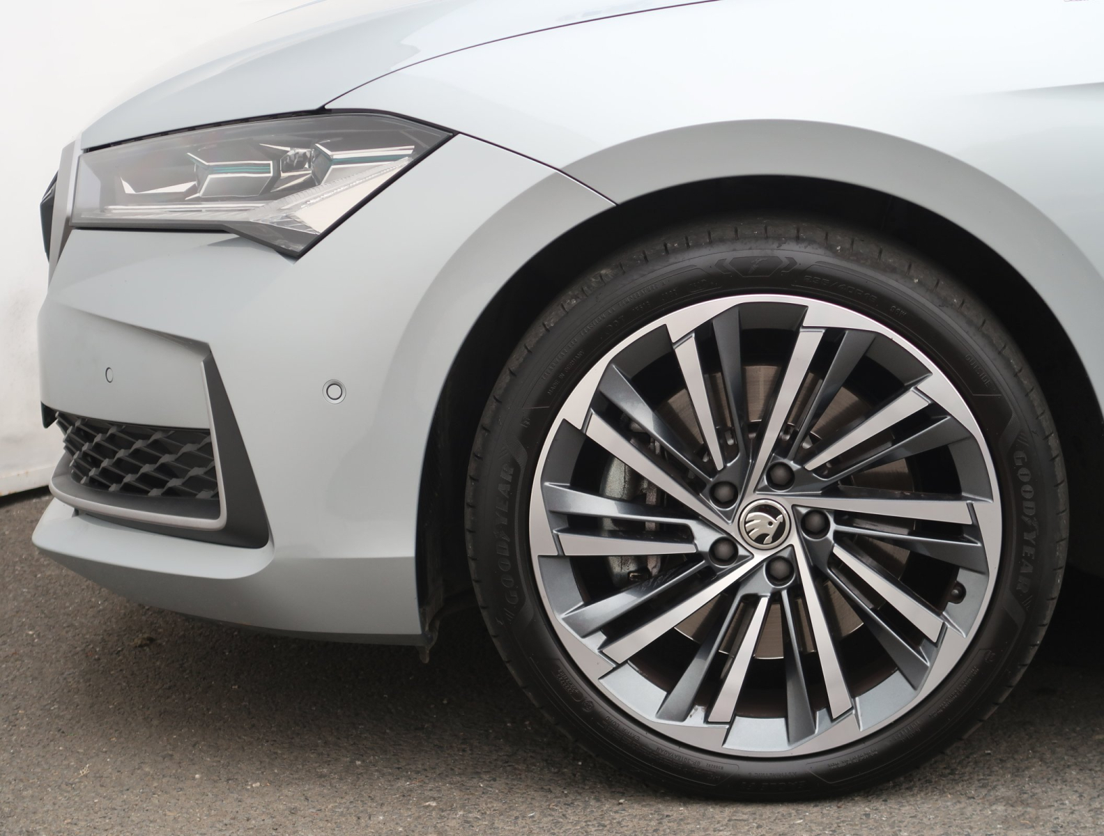 Škoda Superb - 2024