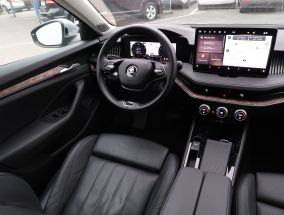 Škoda Superb - 2024
