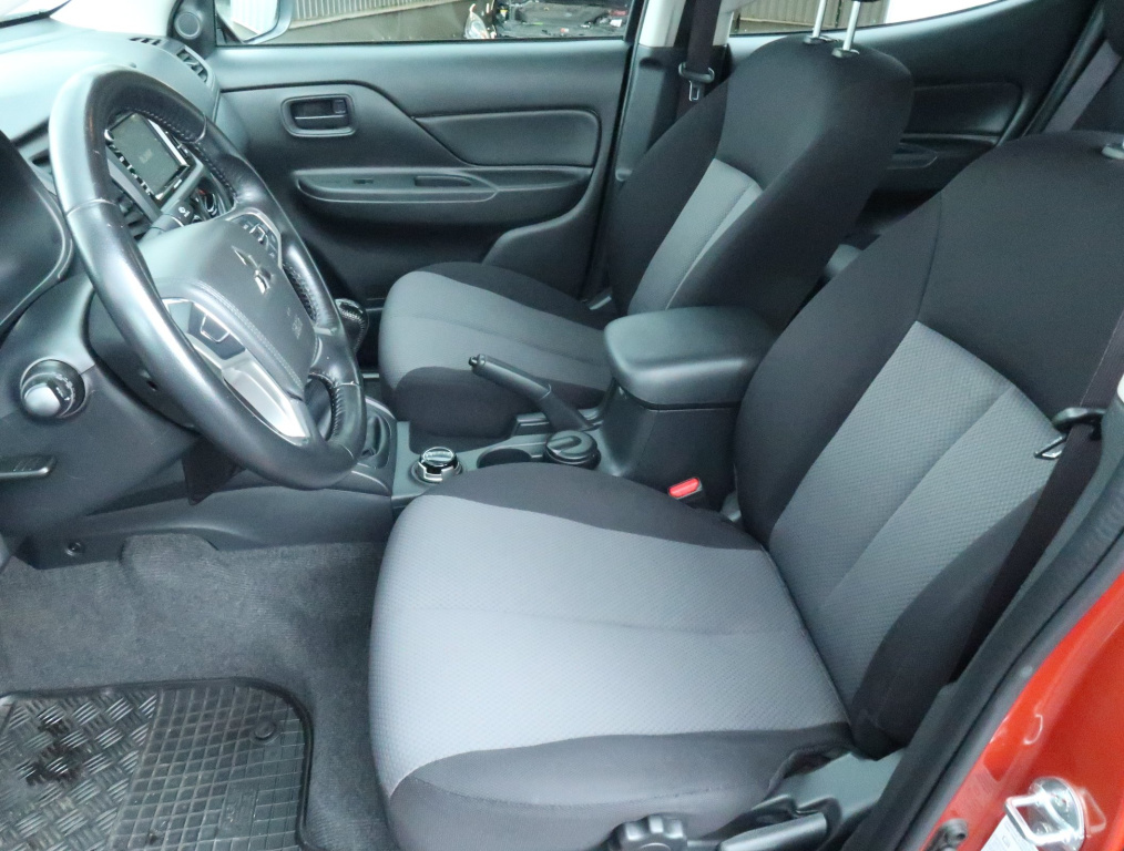 Mitsubishi L200