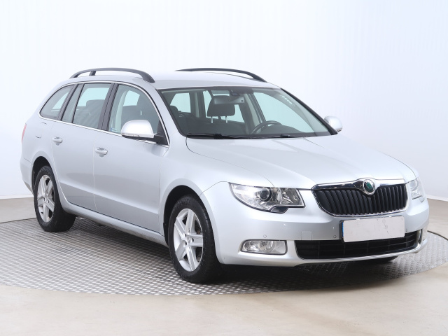 Škoda Superb 2012