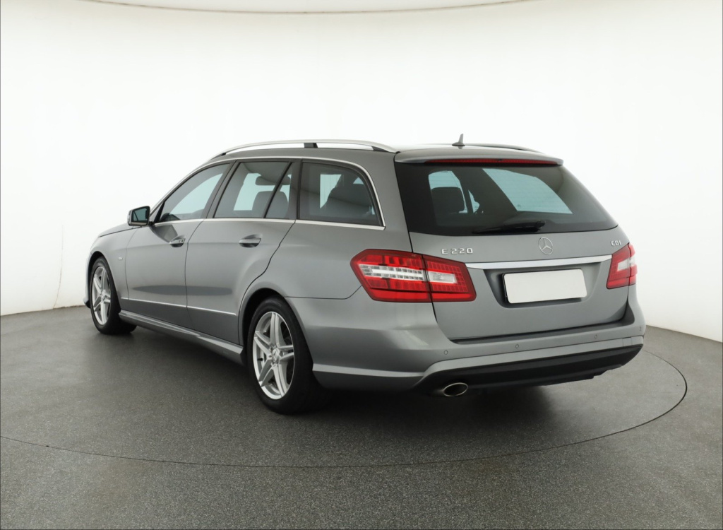 Mercedes-Benz E
