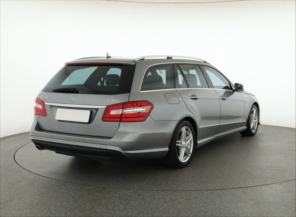 Mercedes-Benz E