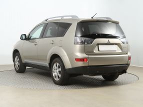 Mitsubishi Outlander - 2009