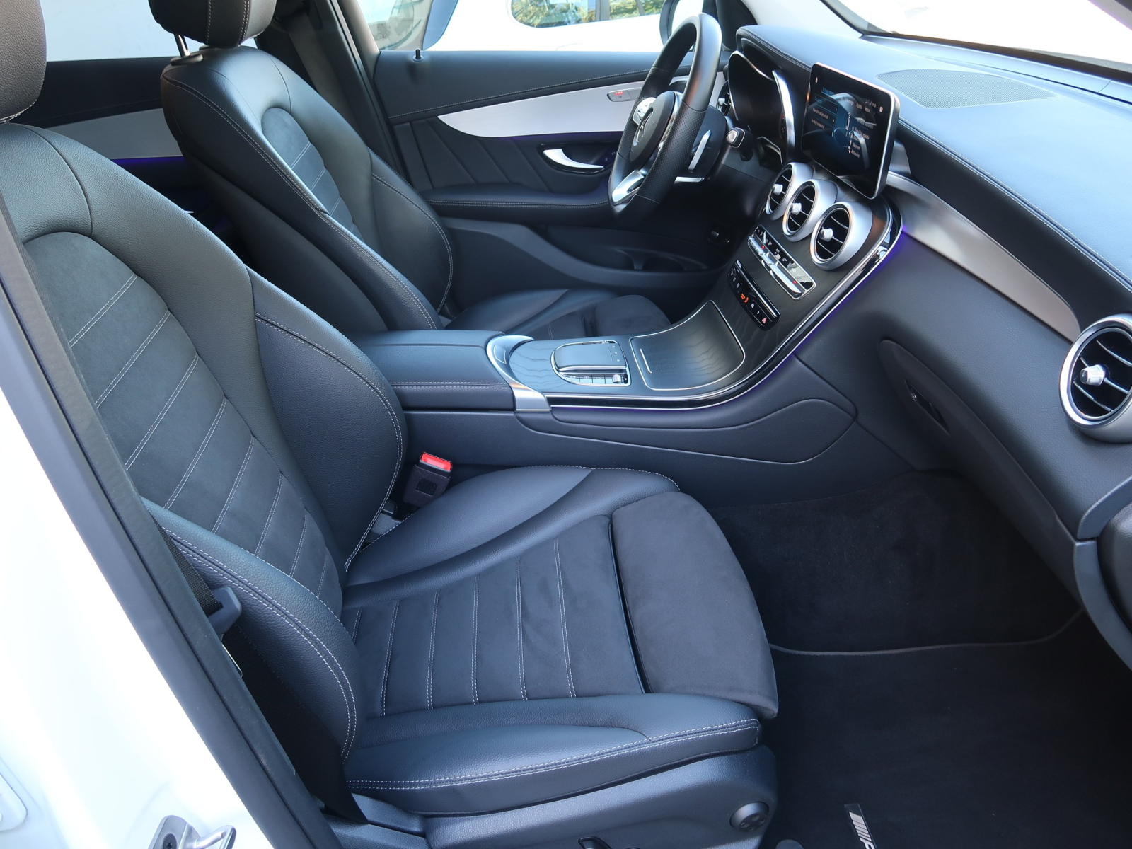 Mercedes-Benz GLC - 2021