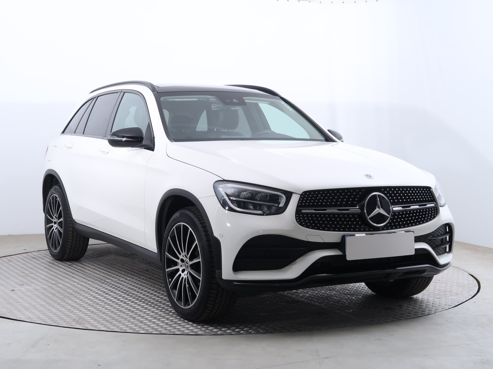 Mercedes-Benz GLC - 2021