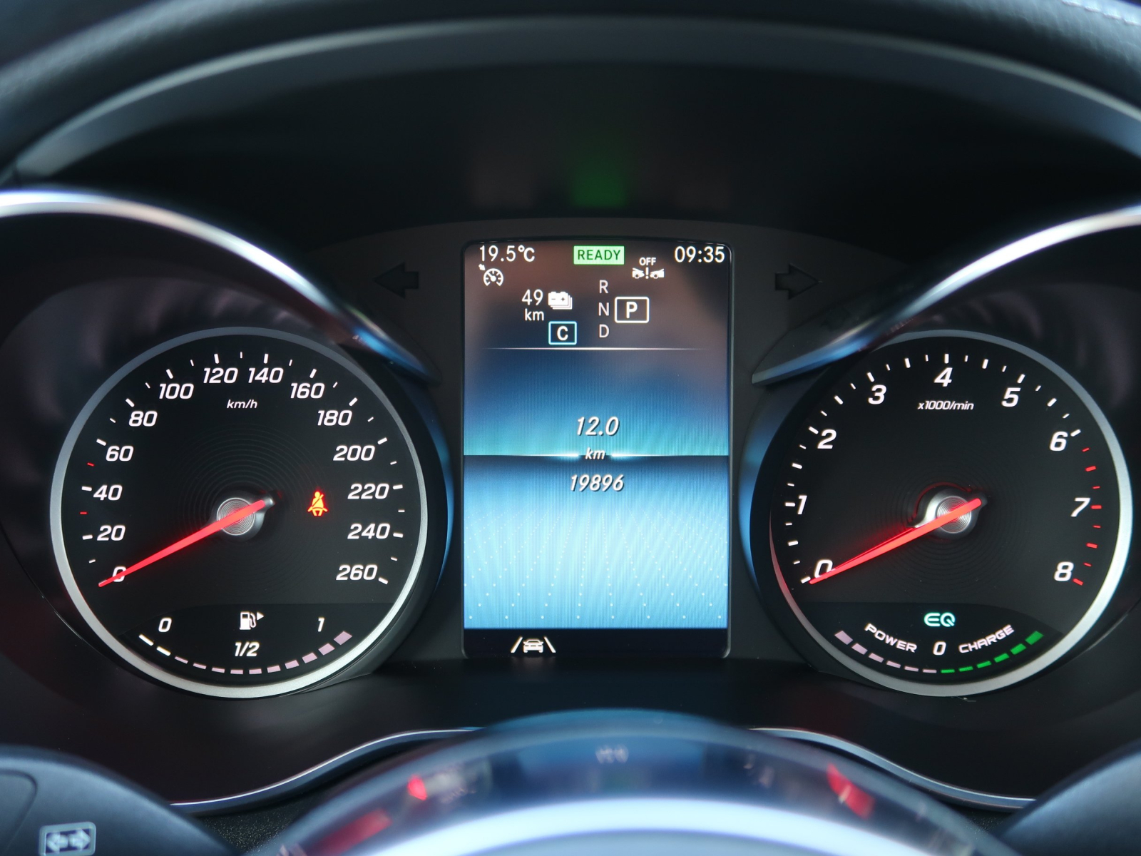 Mercedes-Benz GLC - 2021