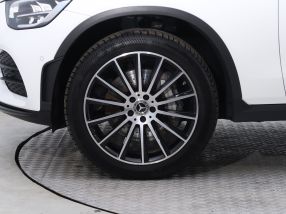 Mercedes-Benz GLC - 2021